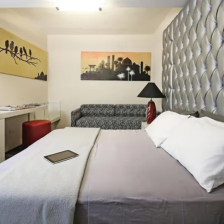 Happy Atelier Centro & 3* Гардоне Ривьера