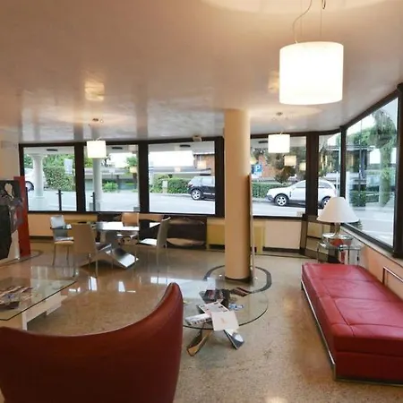 Happy Atelier Centro & 3* Гардоне Ривьера