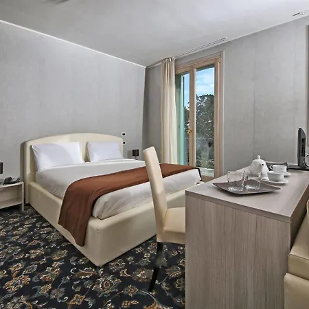 Happy Atelier Gardone Vittoriale & Hotel